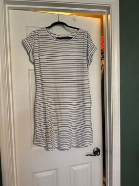Women’s Striped Tee Dress - White with Navy Stripes
